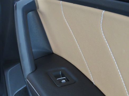 Used 2023 Volkswagen Tiguan SE w/ Panoramic Sunroof Package FWD image 35