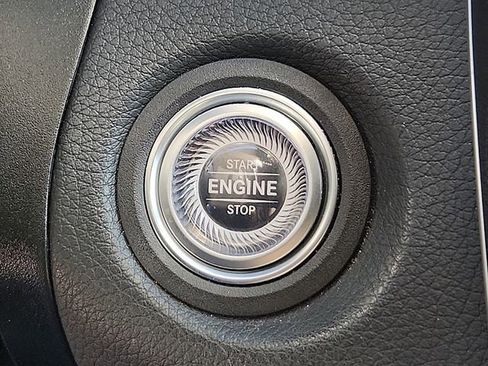 Used 2022 Mercedes-Benz GLC 300 4MATIC image 25