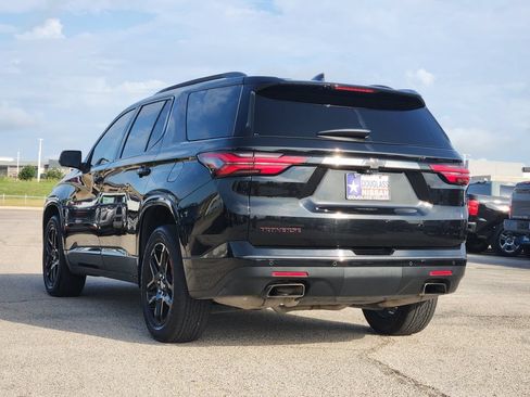 Used 2022 Chevrolet Traverse Premier w/ Redline Edition FWD image 4