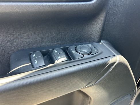 Used 2022 Chevrolet Silverado 1500 Custom w/ Safety Confidence Package RWD image 12