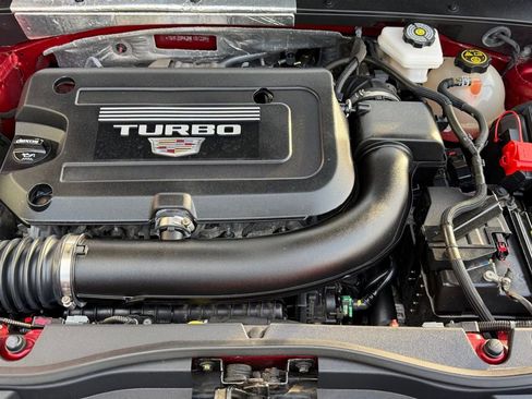 Used 2022 Cadillac XT4 Premium Luxury w/ Safety Alert Package image 7