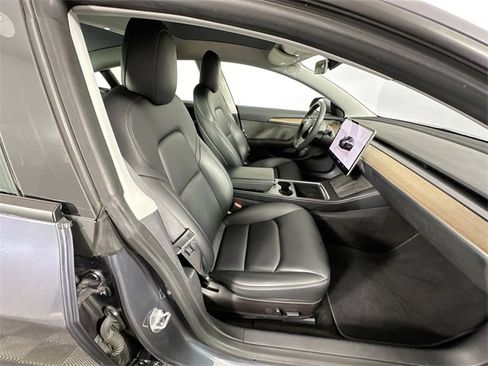 Used 2022 Tesla Model 3 Performance image 25