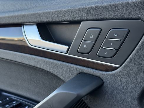 Used 2019 Audi Q5 2.0T Premium Plus w/ Premium Plus Package image 27