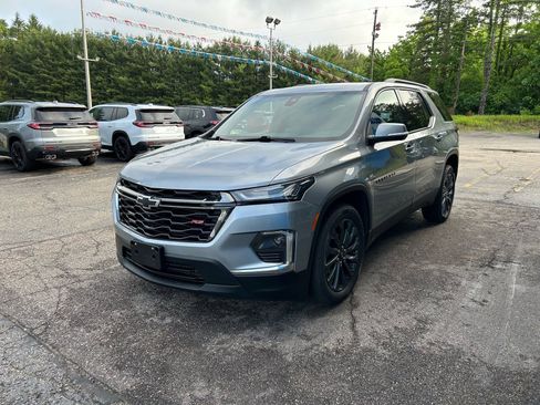 Used 2023 Chevrolet Traverse RS AWD/4WD image 1