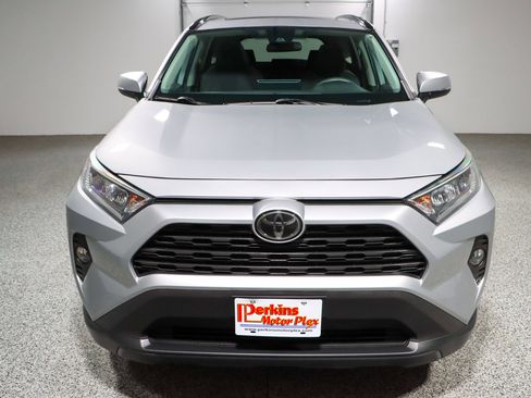 Used 2019 Toyota RAV4 XLE image 4