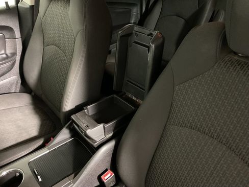 Used 2012 Chevrolet Traverse LT FWD image 25