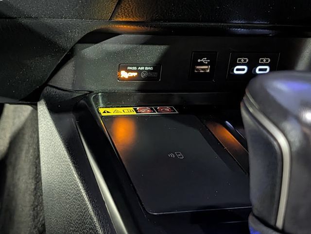 Used 2025 Toyota Camry SE FWD image 17