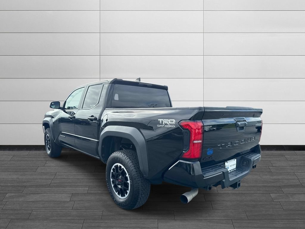 Used 2024 Toyota Tacoma TRD Off-Road AWD/4WD image 5