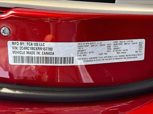 Used 2024 Chrysler Pacifica Touring-L image 19