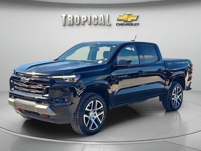 Used 2023 Chevrolet Colorado Z71 w/ Z71 Convenience Package 2