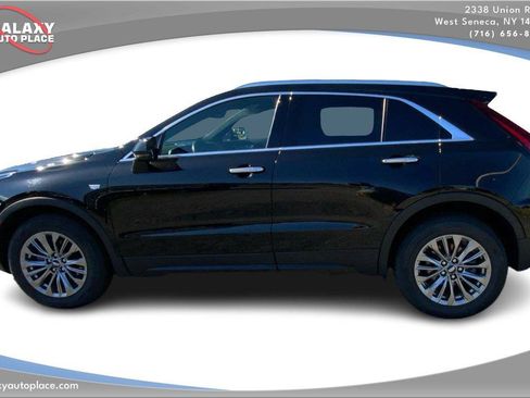 Used 2024 Cadillac XT4 Premium Luxury AWD/4WD image 8