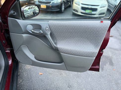 Used 2002 Saturn L-Series L100 w/ Special Edition Pkg image 24