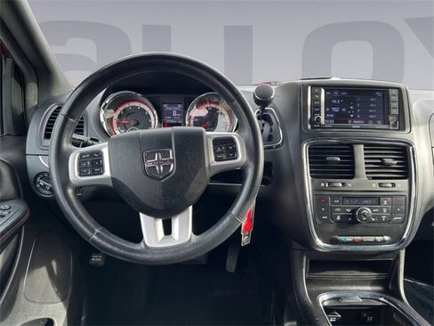 Used 2018 Dodge Grand Caravan GT image 12