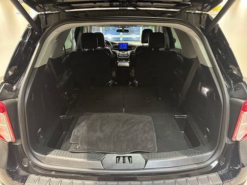 Used 2023 Ford Explorer XLT w/ Equipment Group 202A image 21