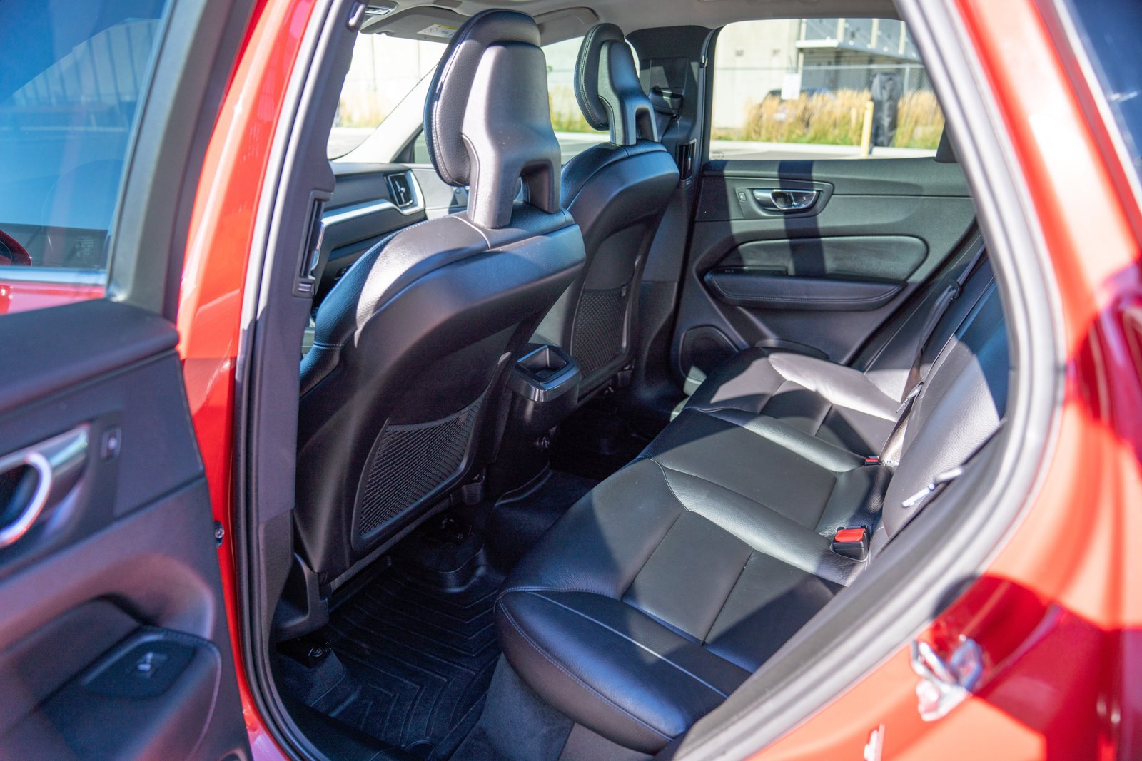 Used 2018 Volvo XC60 T6 Momentum w/ Convenience Package AWD/4WD image 20