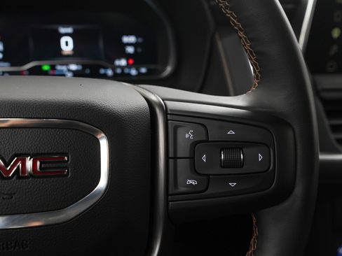 Used 2023 GMC Yukon AT4 AWD/4WD image 28