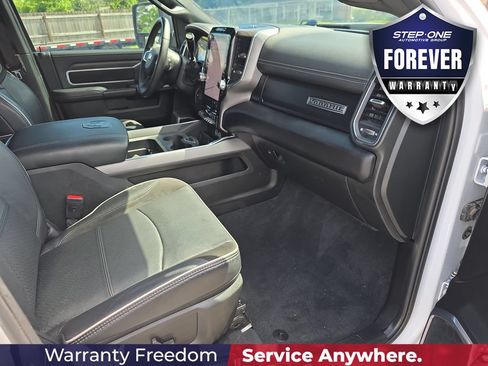 Used 2025 RAM 2500 Laramie AWD/4WD image 33