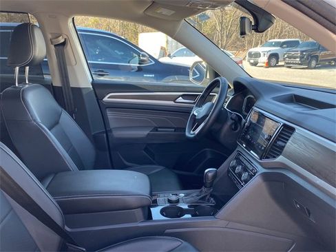 Used 2022 Volkswagen Atlas SE image 11