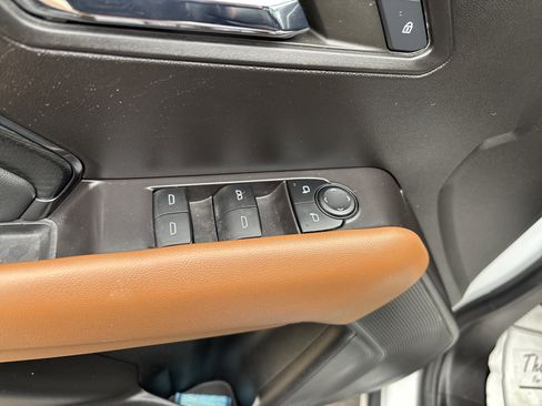 Used 2024 GMC Canyon AT4 w/ Technology Package image 6