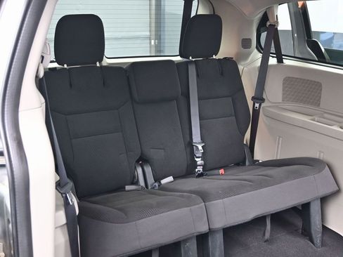 Used 2017 Dodge Grand Caravan SE w/ Power Window Group image 28