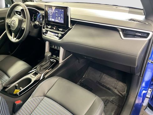 Used 2025 Toyota Corolla Cross AWD Hybrid w/ Convenience Package image 31
