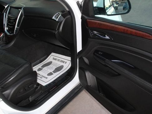 Used 2015 Cadillac SRX Luxury image 11