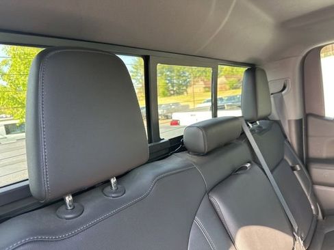 Used 2019 GMC Sierra 1500 SLT w/ SLT Premium Package AWD/4WD image 12