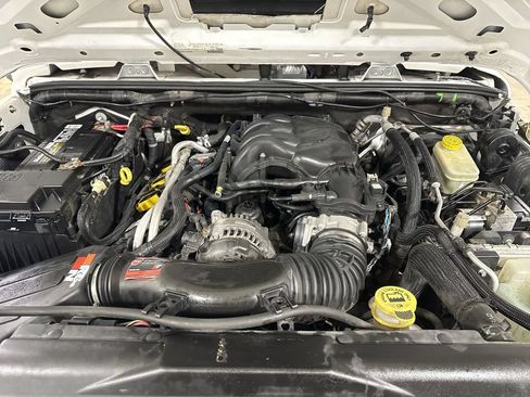 Used 2015 Jeep Wrangler Unlimited Sahara AWD/4WD image 22