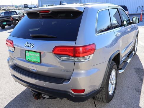 Used 2019 Jeep Grand Cherokee Laredo image 5