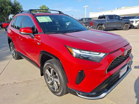 Used 2024 Toyota RAV4 SE w/ Weather & Moonroof Package AWD/4WD image 8