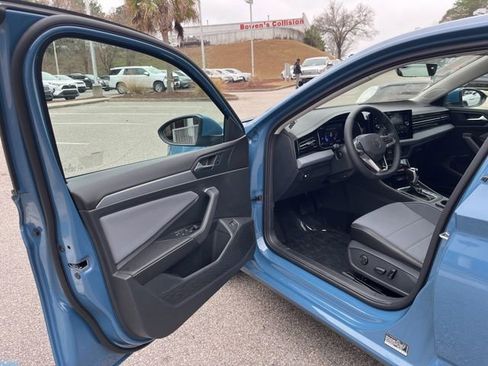 New 2026 Volkswagen Jetta SE image 4