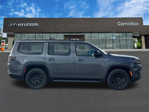 Used 2023 Jeep Wagoneer Series II image 4