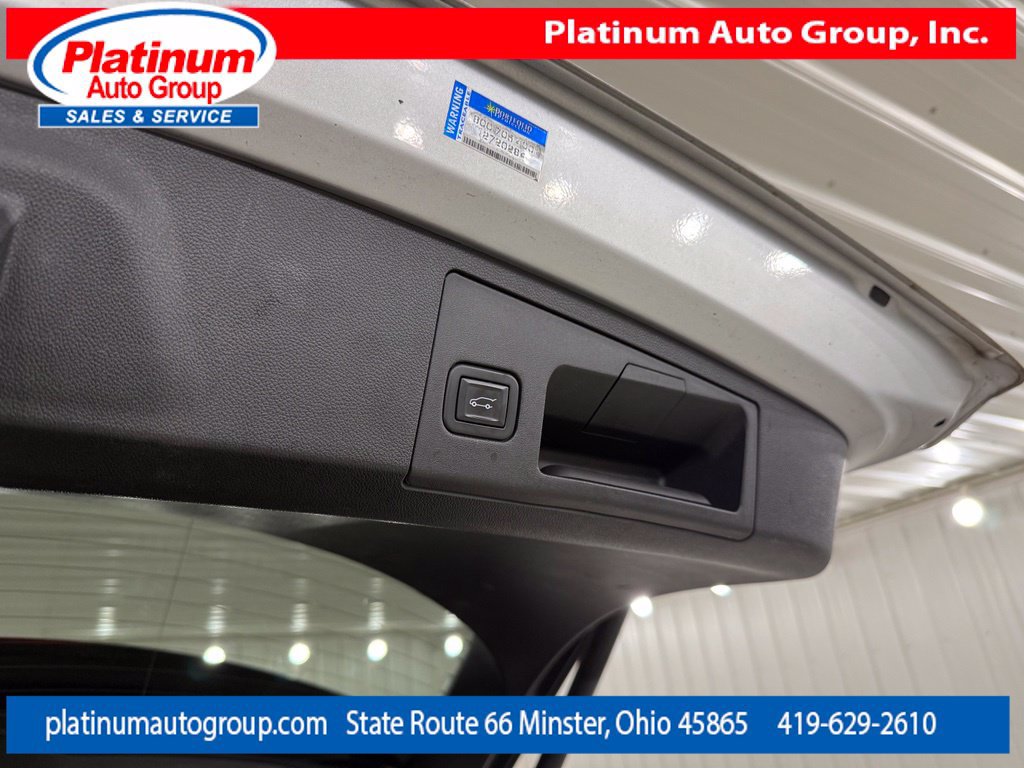 Used 2020 Cadillac XT4 Premium Luxury AWD/4WD image 36