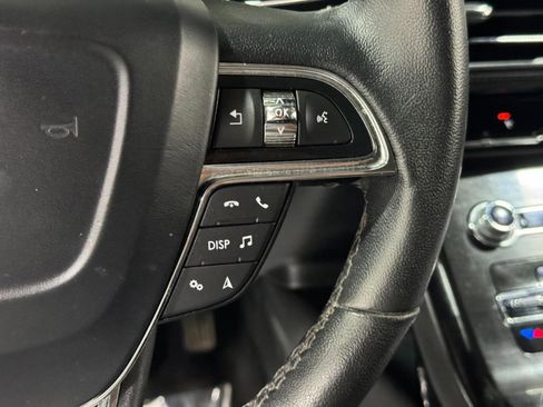 Used 2022 Lincoln Nautilus Standard image 28