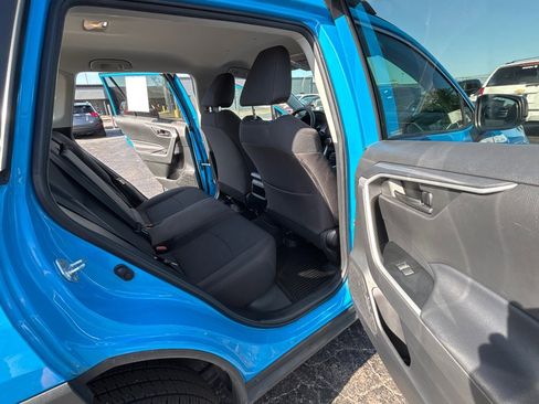 Used 2020 Toyota RAV4 LE w/ All Weather Liner Package AWD/4WD image 29