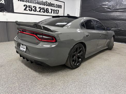 Used 2017 Dodge Charger R/T w/ Navigation & Travel Group RWD image 3