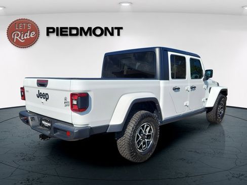 Certified 2024 Jeep Gladiator Sport image 7