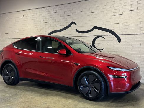Used 2026 Tesla Model Y Long Range AWD/4WD image 2