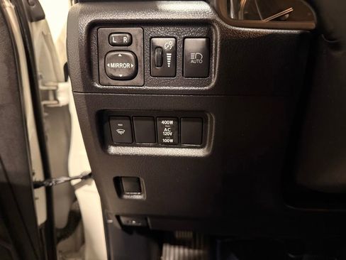 Used 2020 Toyota 4Runner Limited AWD/4WD image 16
