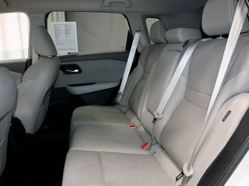 Certified 2022 Nissan Rogue SV image 22