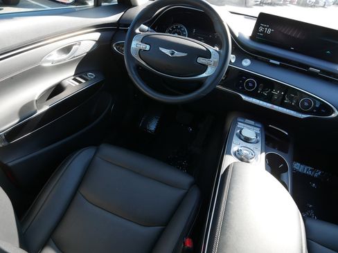 Used 2025 Genesis GV70 2.5T AWD/4WD image 17