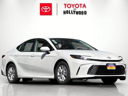 New 2026 Toyota Camry LE FWD image 1