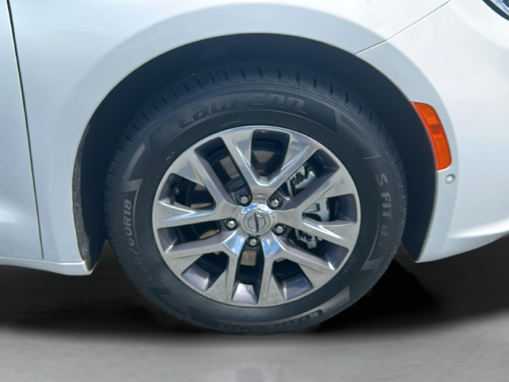 Used 2023 Chrysler Pacifica Pinnacle FWD image 33