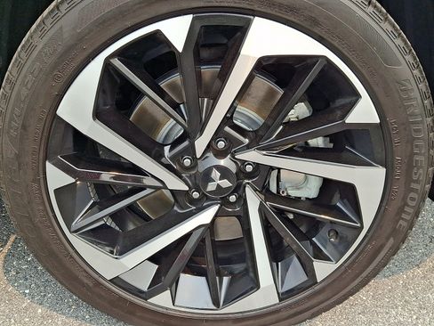 Used 2023 Mitsubishi Outlander SE AWD/4WD image 8