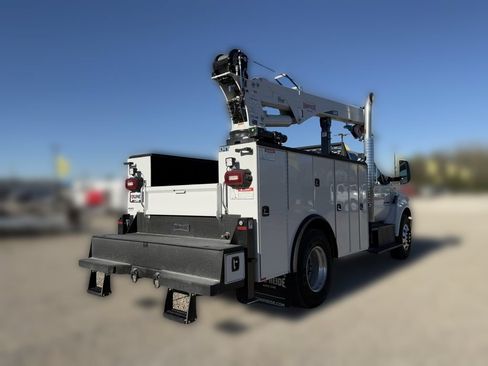 New 2026 Ford F750 2WD SuperCab Super Duty image 4