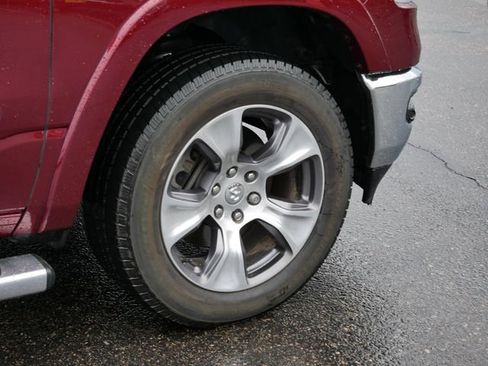 Used 2019 RAM 1500 Laramie AWD/4WD image 12