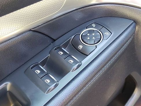 Used 2018 Ford Explorer XLT AWD/4WD image 16