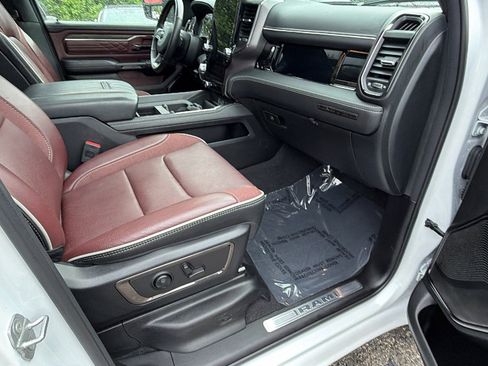Used 2025 RAM 1500 Limited AWD/4WD image 21