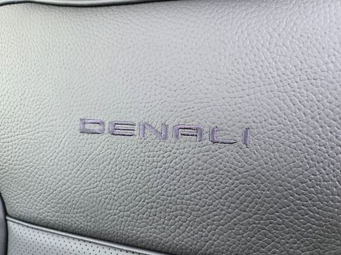 New 2025 GMC Sierra 2500 Denali w/ Denali Reserve Package image 19