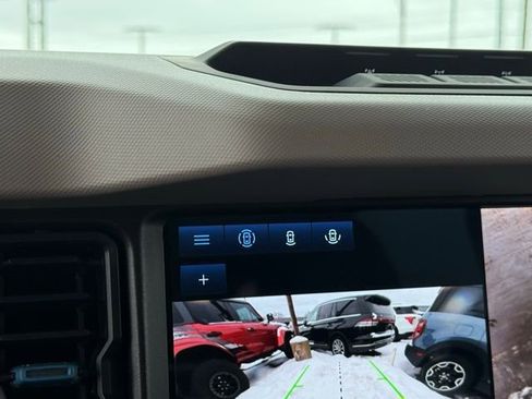 Used 2023 Ford Bronco Wildtrak image 5